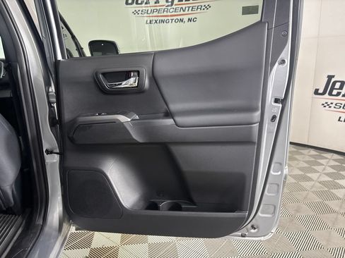 Used 2023 Toyota Tacoma TRD Sport AWD/4WD image 25