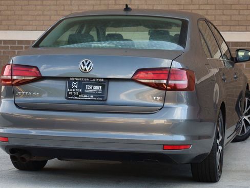 Used 2017 Volkswagen Jetta SE FWD image 11