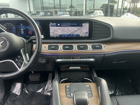 Used 2025 Mercedes-Benz GLE 350 4MATIC w/ Winter Package image 18