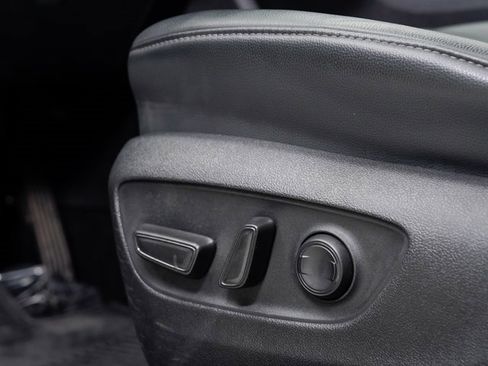 Used 2023 Toyota Highlander XSE image 11