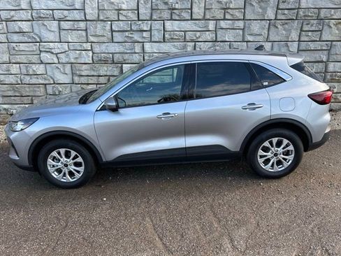 Used 2023 Ford Escape Active w/ Tech Pack #2 image 3