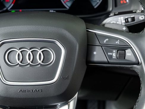 Used 2022 Audi Q8 Premium Plus w/ Premium Plus Package image 11