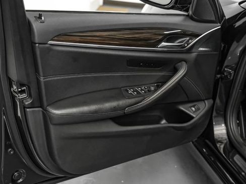Used 2018 BMW 540i RWD image 41