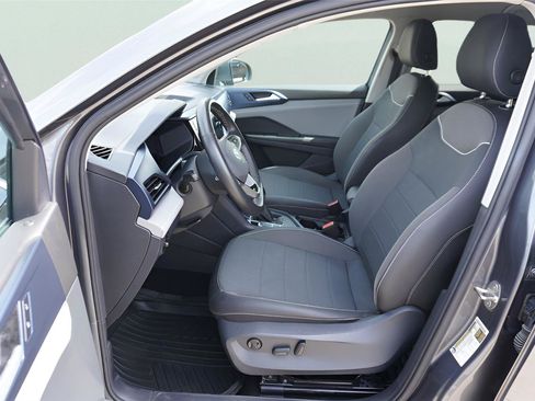 Used 2024 Volkswagen Taos SE FWD image 7