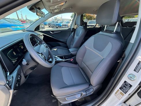 Used 2026 Kia Niro LX FWD image 34