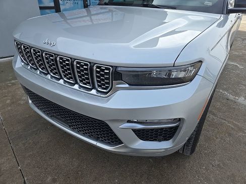 Used 2025 Jeep Grand Cherokee Summit AWD/4WD image 15