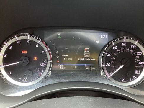 Used 2023 Toyota Highlander XLE AWD/4WD image 13