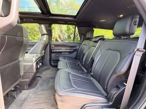 Used 2018 Ford Expedition Limited w/ Equipment Group 301A AWD/4WD image 10