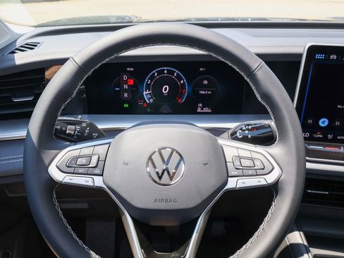 New 2026 Volkswagen Tiguan SE FWD image 23
