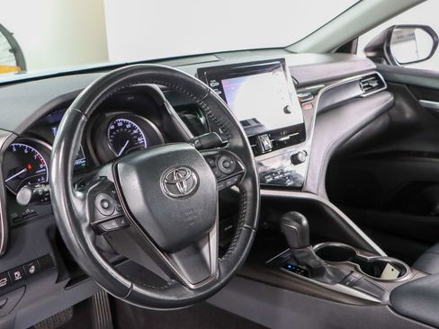 Used 2024 Toyota Camry SE w/ Cold Weather Package FWD image 22
