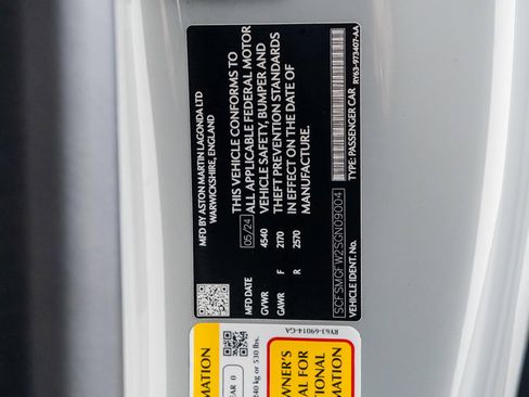 Used 2025 Aston Martin V8 Vantage Coupe image 47