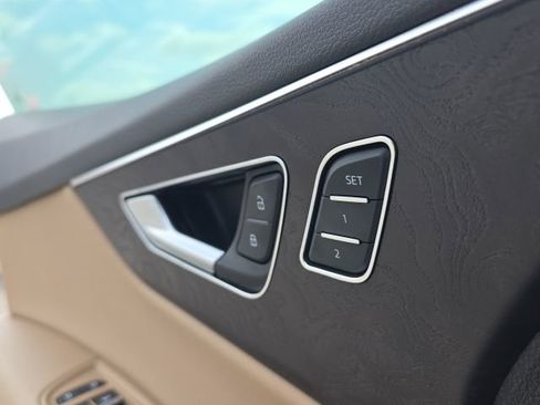 Used 2019 Audi Q8 Premium Plus image 21