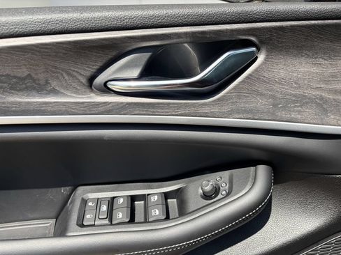New 2026 Jeep Grand Cherokee Altitude RWD image 18