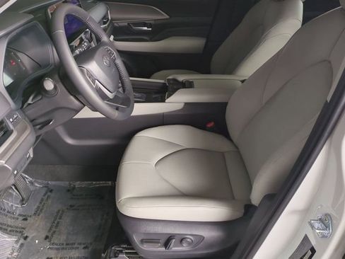Certified 2026 Toyota Grand Highlander XLE image 13