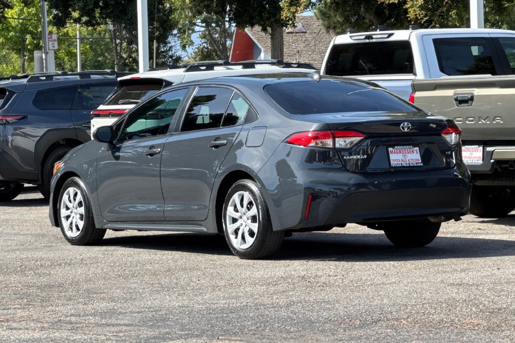 Certified 2025 Toyota Corolla LE FWD image 5