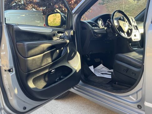Used 2018 Dodge Grand Caravan GT FWD image 8