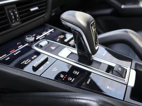 Used 2019 Porsche Cayenne AWD/4WD image 21