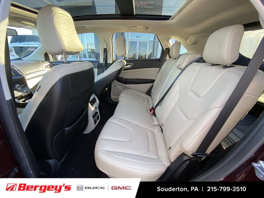 Used 2020 Ford Edge Titanium w/ Equipment Group 301A AWD/4WD image 8
