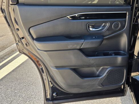 Used 2025 Honda Pilot EX-L image 15