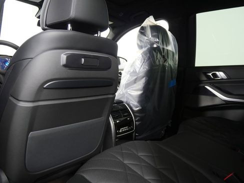 Used 2026 BMW X7 xDrive40i w/ M Sport Package image 19