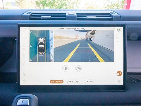 Used 2025 Land Rover Defender 90 S image 20