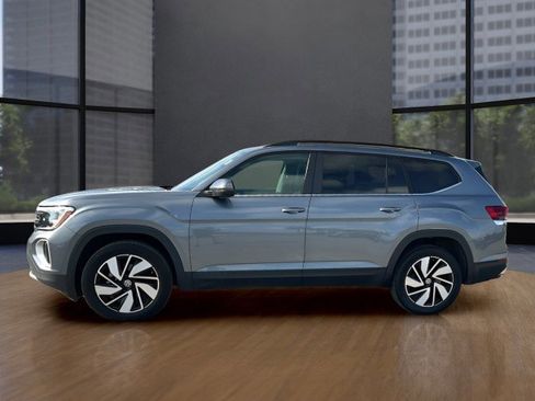 Used 2025 Volkswagen Atlas SE image 13
