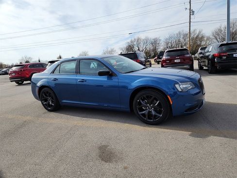 New 2023 Chrysler 300 Touring w/ Sport Appearance Package image 19