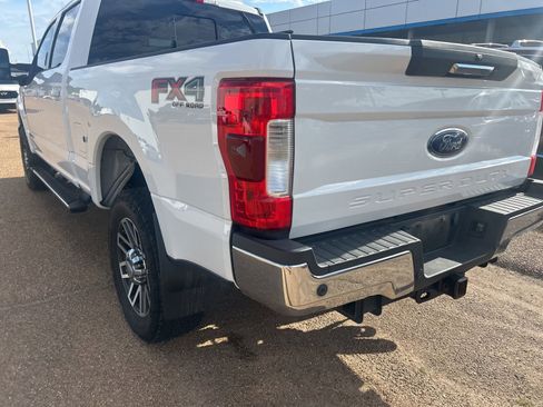 Used 2017 Ford F250 Lariat w/ Lariat Value Package AWD/4WD image 43