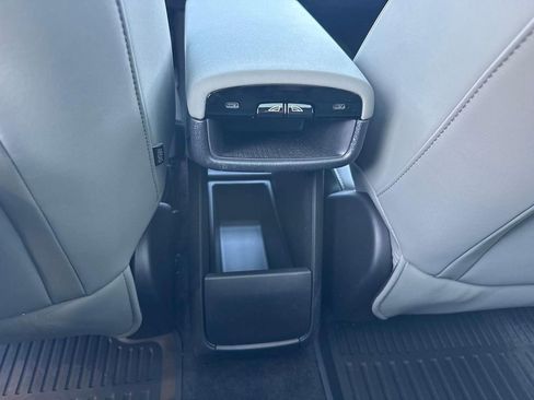 Certified 2025 Volvo EX30 Plus w/ Protection Package Premier image 10