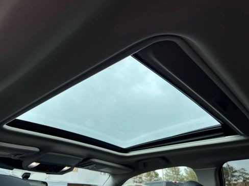 Used 2024 Subaru Forester Limited image 19