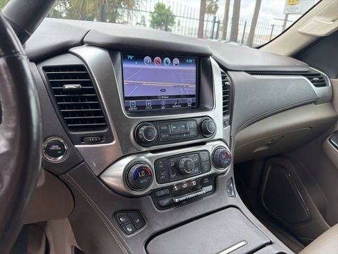 Used 2017 Chevrolet Suburban Premier RWD image 8