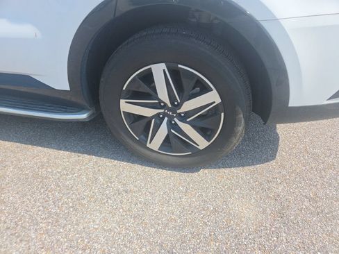 Used 2023 Kia Sorento S w/ Panoramic Sunroof Package FWD image 17