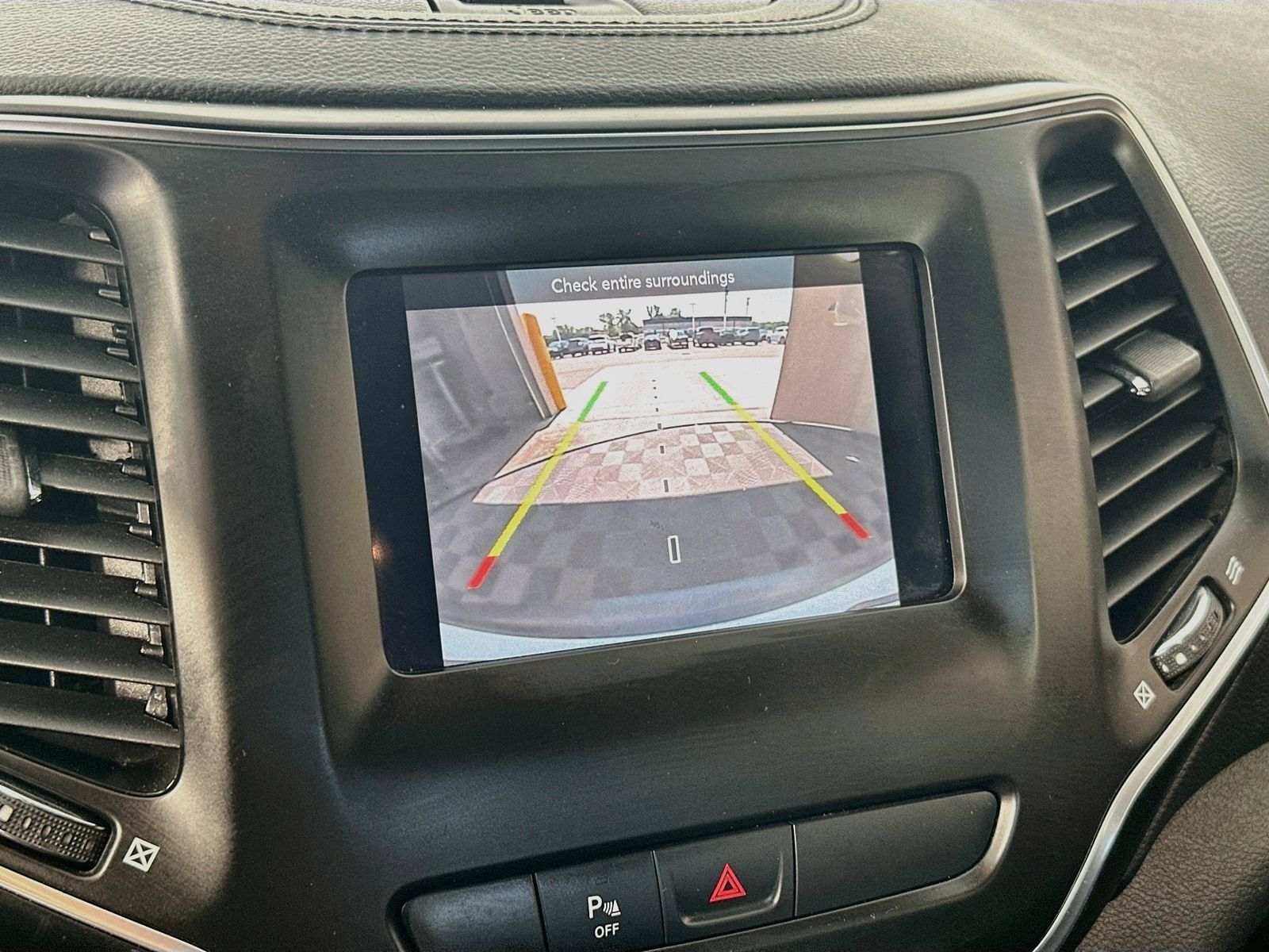Used 2020 Jeep Cherokee Latitude Plus FWD image 13