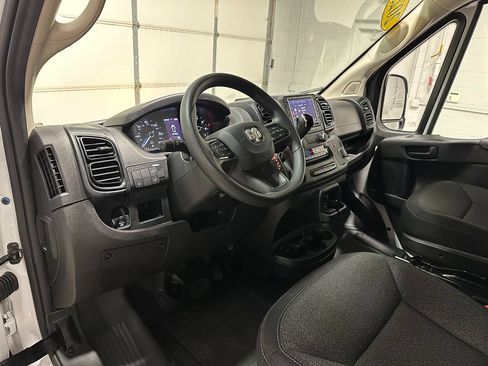 Used 2025 RAM ProMaster 2500 w/ Convenience Group FWD image 22