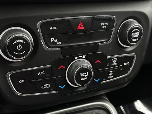 Used 2019 Jeep Compass Sport image 16