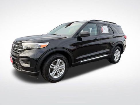 Used 2023 Ford Explorer XLT AWD/4WD image 1