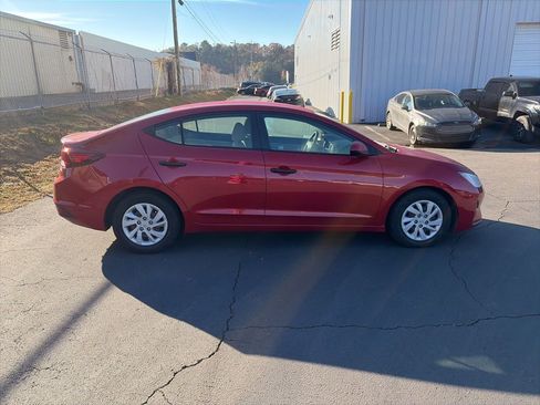 Used 2019 Hyundai Elantra SE image 8