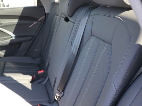 Used 2025 Audi Q5 Prestige AWD/4WD image 32