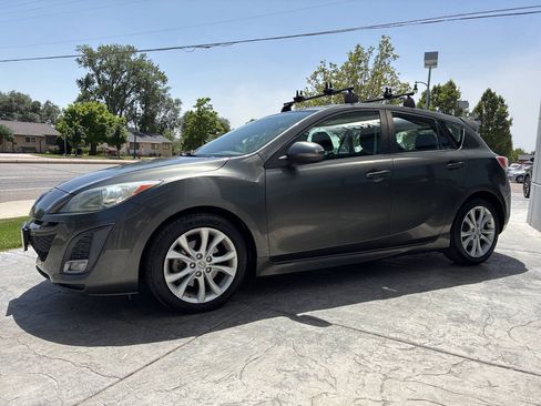 Used 2011 MAZDA MAZDA3 s Grand Touring w/ Tech Pkg FWD image 4