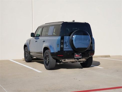 New 2026 Land Rover Defender 110 X-Dynamic SE image 3