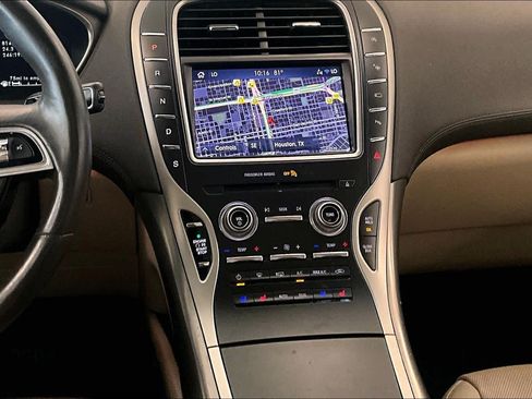 Used 2019 Lincoln Nautilus Reserve FWD image 6