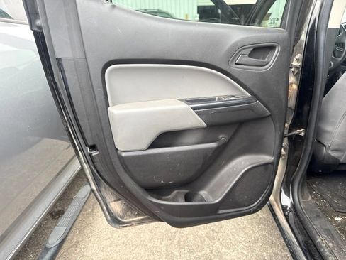 Used 2015 GMC Canyon 2WD Crew Cab w/ Convenience Package image 10