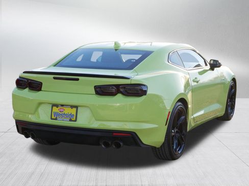 Used 2021 Chevrolet Camaro LT w/ Technology Package image 6