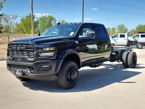 New 2026 RAM 5500 Tradesman AWD/4WD image 4