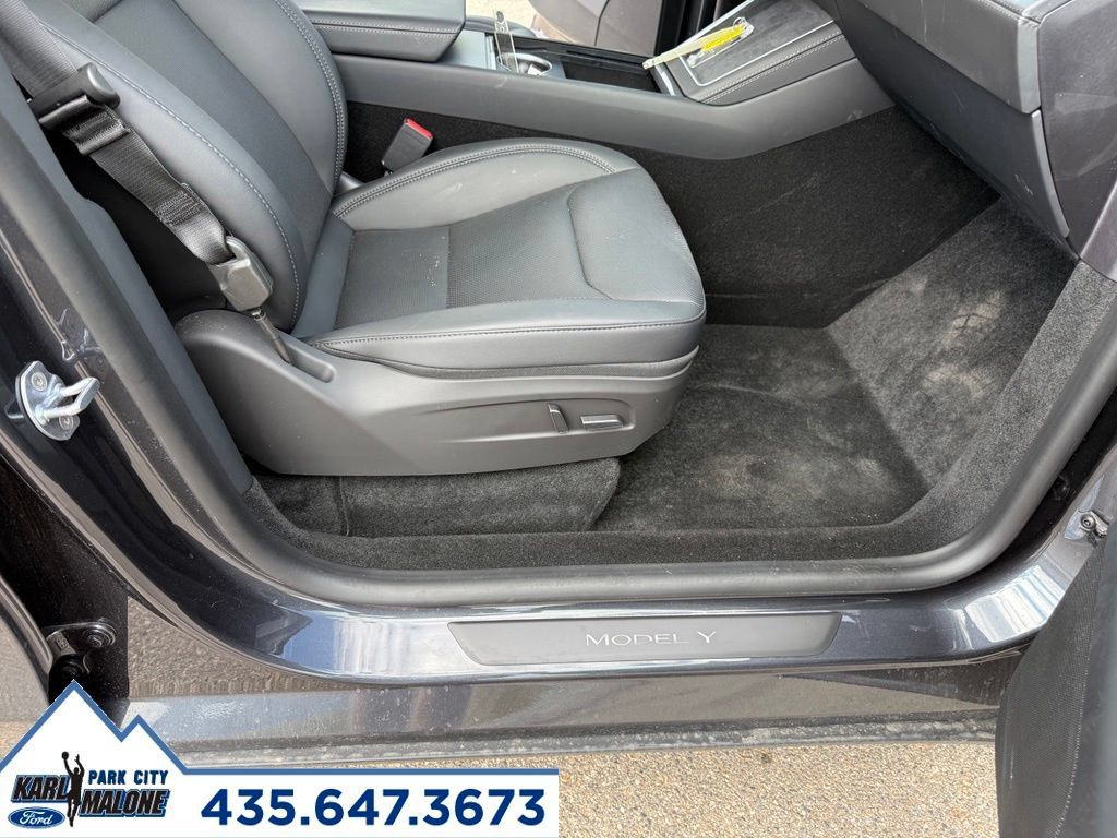 Used 2026 Tesla Model Y AWD image 39