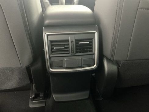 Used 2023 Subaru Forester Premium AWD/4WD image 34