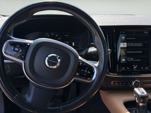 Used 2017 Volvo S90 T5 Momentum w/ Convenience Package FWD image 12