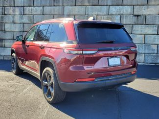 Used 2023 Jeep Grand Cherokee Altitude AWD/4WD video 3