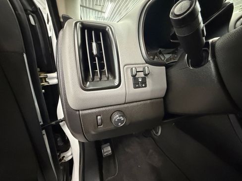Used 2022 Chevrolet Colorado W/T w/ Custom Special Edition RWD image 19