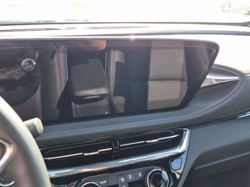 Used 2025 Buick Envista Sport Touring w/ Experience Buick Package FWD image 9